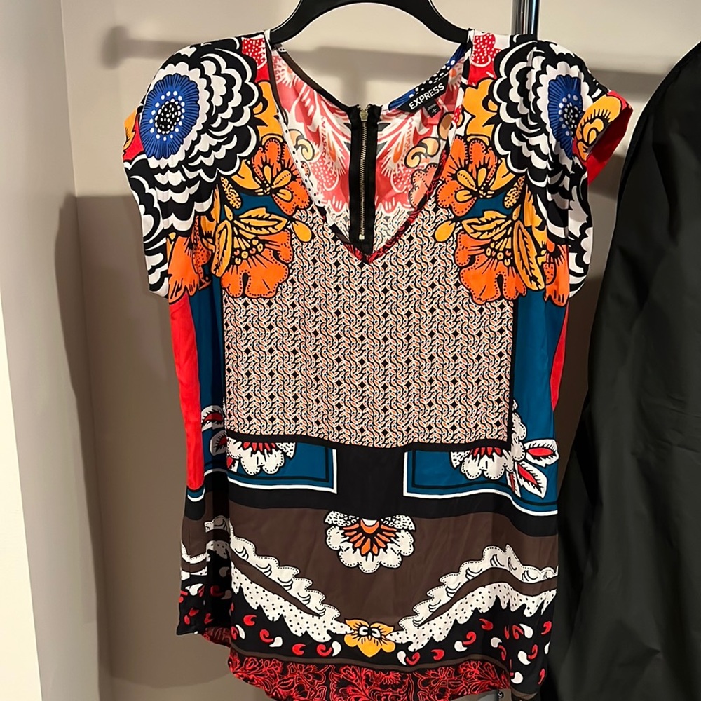 Multi color top
